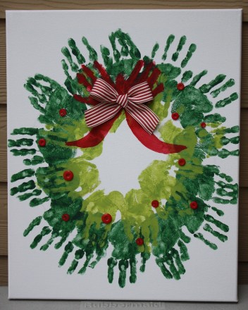 handprint-wreath